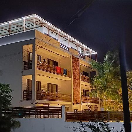 Le Binome Aparthotel กรองด์เบย์ ภายนอก รูปภาพ
